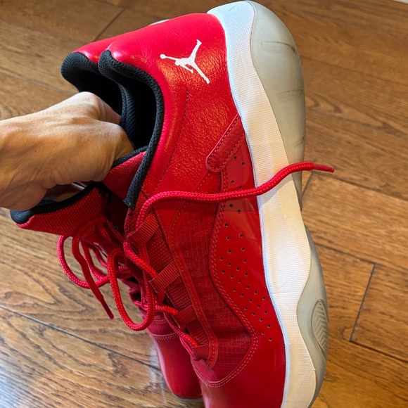 Nike Air Jordan 11 Mids Red size 11 like new - Picture 10 of 16